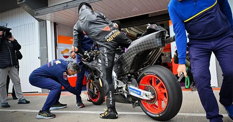 Cuánto pesa una moto de MotoGP - Cuánto pesa la Honda de MotoGP cuanto pesa una moto de motogp - Cuánto pesa la Honda de MotoGP